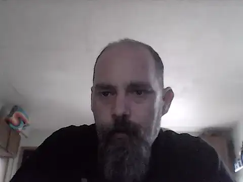 Snapshot of crazyheratic8 chatting on April 4, 2026, 1:50 pm crazyheratic8 online show from April 4, 2026, 1:50 pm