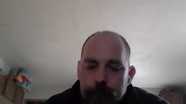 Snapshot of crazyheratic8 chatting on March 31, 2026, 2:41 pm crazyheratic8 online show from March 31, 2026, 2:41 pm