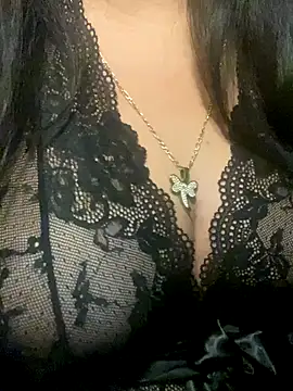 Snapshot of Diann96 chatting on October 21, 2025, 3:39 am Diann96 online show from October 21, 2025, 3:39 am