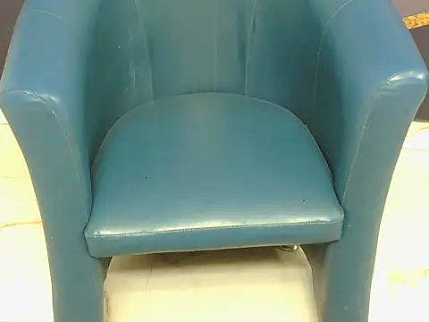 shiny-krisha online show from October 25, 2025, 4:44 am