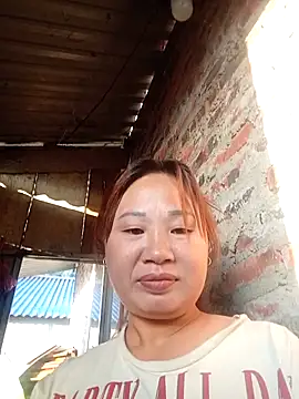 Snapshot of Suka_xx chatting on October 17, 2025, 11:39 pm Suka xx online show from October 17, 2025, 11:39 pm