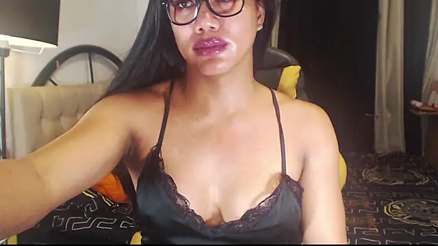 hugecockyurikaa online show from November 24, 2025, 9:37 pm