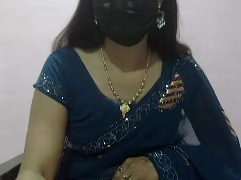 Laila Cute online show from March 27, 2026, 2:18 pm