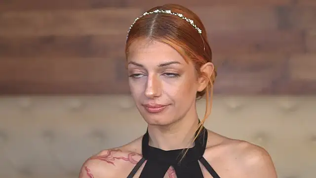 Snapshot of DaphneRose chatting on October 29, 2025, 4:22 am DaphneRose online show from October 29, 2025, 4:22 am