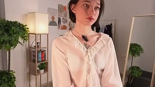 PaulaDauge online show from November 17, 2025, 1:09 am