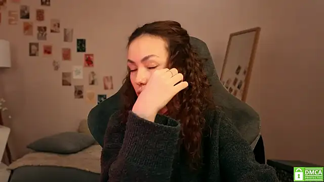 branchwithflowerss online show from November 13, 2025, 1:37 pm