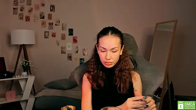 branchwithflowerss online show from November 14, 2025, 1:48 pm