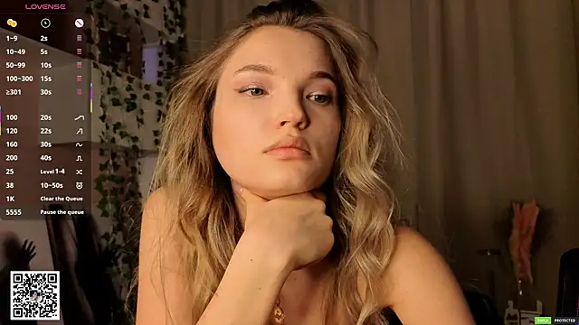 Snapshot of JulieLupo chatting on February 15, 2026, 7:51 am JulieLupo online show from February 15, 2026, 7:51 am