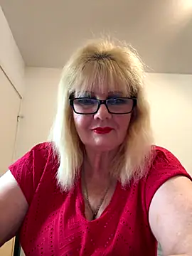 Snapshot of BoloshkaBlonda chatting on October 12, 2025, 5:58 pm BoloshkaBlonda online show from October 12, 2025, 5:58 pm