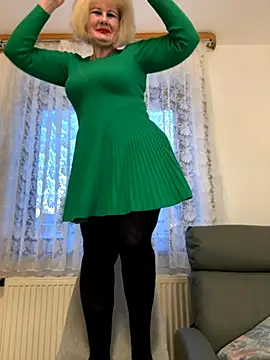 Snapshot of BoloshkaBlonda chatting on November 23, 2025, 6:34 am BoloshkaBlonda online show from November 23, 2025, 6:34 am