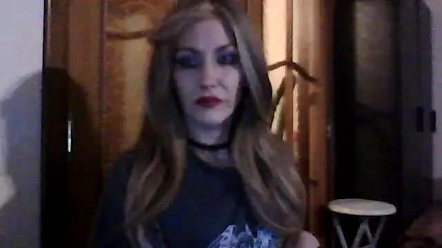 Snapshot of ShyGirlV chatting on December 5, 2025, 2:54 am ShyGirlV online show from December 5, 2025, 2:54 am