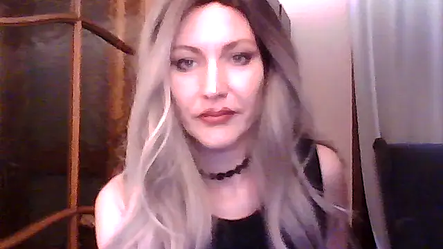 Snapshot of ShyGirlV chatting on December 19, 2025, 4:20 pm ShyGirlV online show from December 19, 2025, 4:20 pm