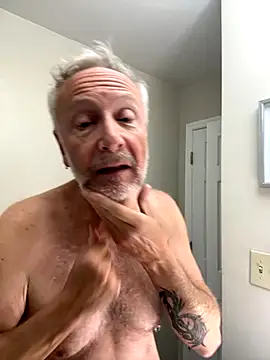 Snapshot of ApolloThrust chatting on October 27, 2025, 12:17 pm ApolloThrust online show from October 27, 2025, 12:17 pm