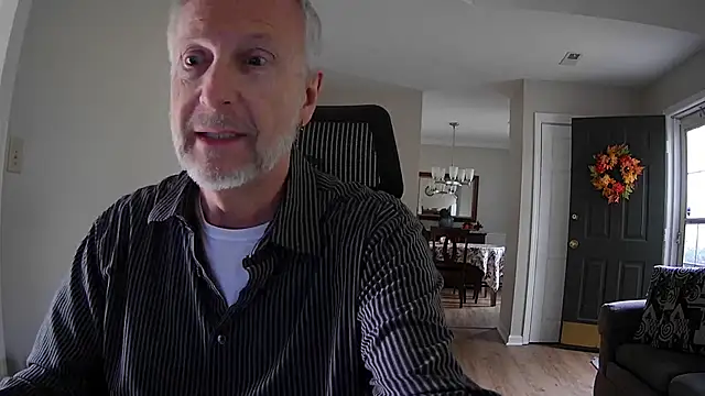 Snapshot of ApolloThrust chatting on October 25, 2025, 8:20 pm ApolloThrust online show from October 25, 2025, 8:20 pm