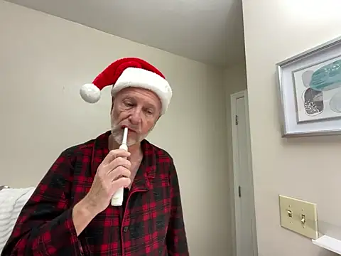 Snapshot of ApolloThrust chatting on December 19, 2025, 1:02 pm ApolloThrust online show from December 19, 2025, 1:02 pm