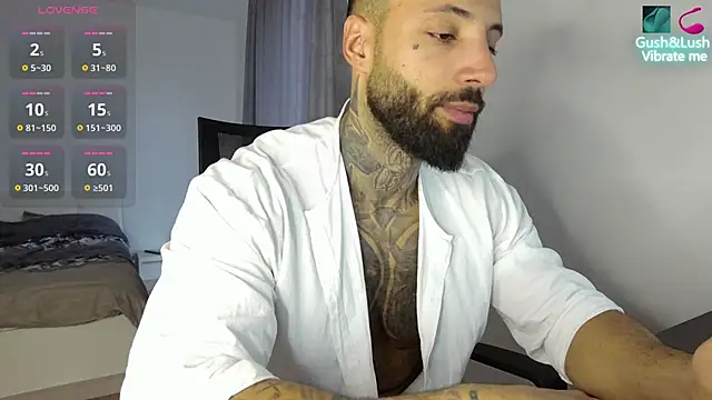 Snapshot of MasculineGuy99 chatting on October 16, 2025, 6:10 am MasculineGuy99 online show from October 16, 2025, 6:10 am