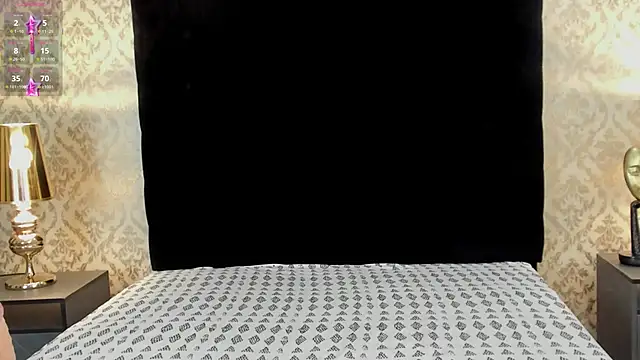 MolyBoston online show from October 28, 2025, 12:59 pm