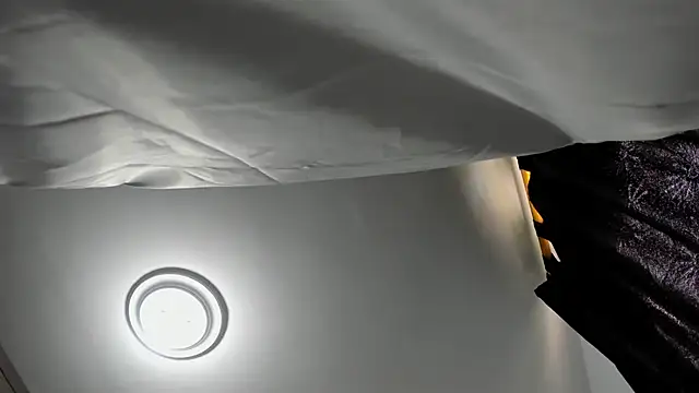 Thiago Connor21 online show from April 14, 2026, 8:03 pm