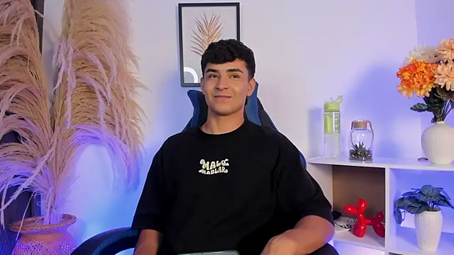 Snapshot of Thiago_Connor21 chatting on May 17, 2026, 11:49 pm Thiago Connor21 online show from May 17, 2026, 11:49 pm