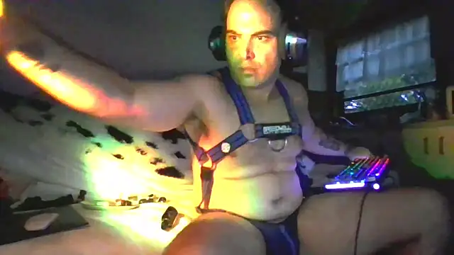 GymBoy83 online show from January 7, 2026, 6:57 pm