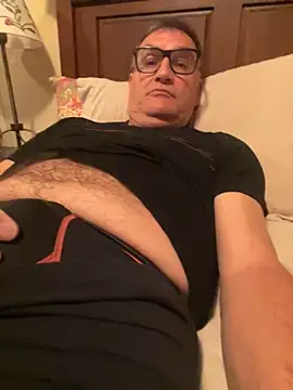 Snapshot of charleluff chatting on October 1, 2025, 3:16 pm charleluff online show from October 1, 2025, 3:16 pm