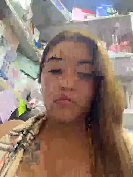 Snapshot of itsgianna chatting on November 7, 2025, 4:55 pm itsgianna online show from November 7, 2025, 4:55 pm