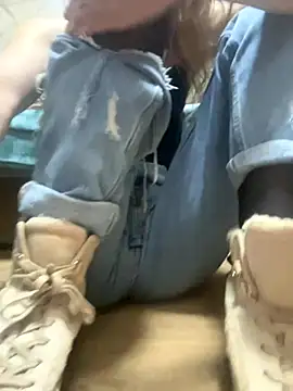 pleasedontpressaredburton online show from October 11, 2025, 12:00 am