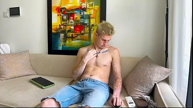 YummyGann online show from November 30, 2025, 4:57 am