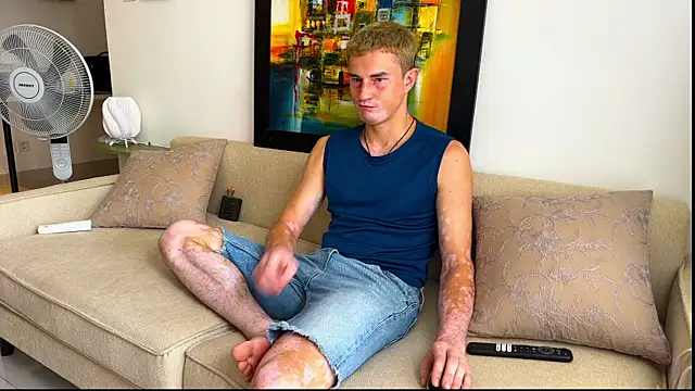 YummyGann online show from November 29, 2025, 2:12 am