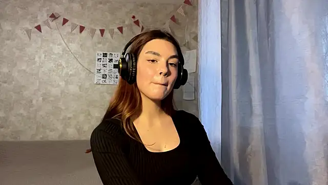 Snapshot of TeresitaLish chatting on October 9, 2025, 2:28 pm TeresitaLish online show from October 9, 2025, 2:28 pm