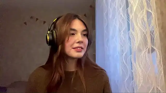 Snapshot of TeresitaLish chatting on October 7, 2025, 3:35 pm TeresitaLish online show from October 7, 2025, 3:35 pm