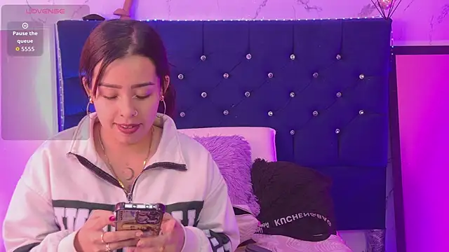 Snapshot of Mia_lopez_1 chatting on July 8, 2026, 6:52 pm Mia lopez 1 online show from July 8, 2026, 6:52 pm