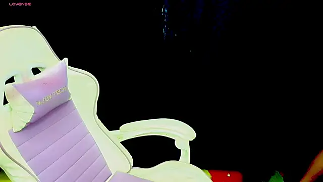 Snapshot of Im_david02 chatting on November 6, 2025, 1:37 pm Im david02 online show from November 6, 2025, 1:37 pm