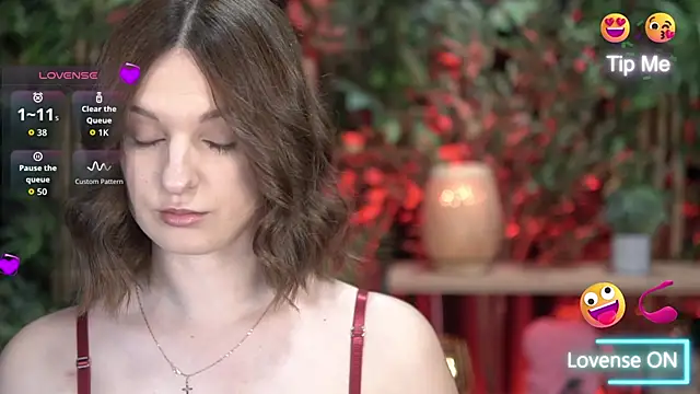 xoxo molly online show from October 8, 2025, 7:47 pm