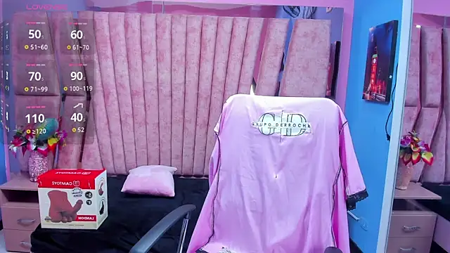 sarah sweett  online show from March 25, 2026, 1:43 pm