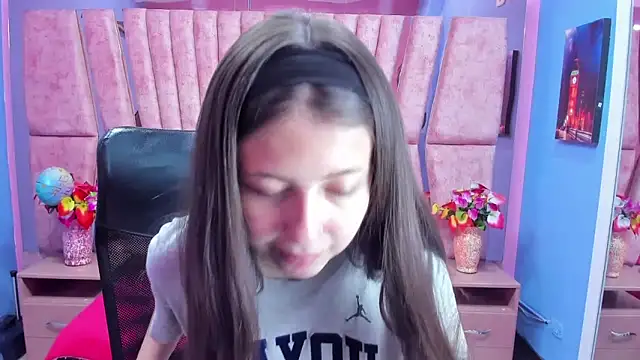 Snapshot of sarah_sweett_ chatting on October 23, 2025, 2:05 pm sarah sweett online show from October 23, 2025, 2:05 pm