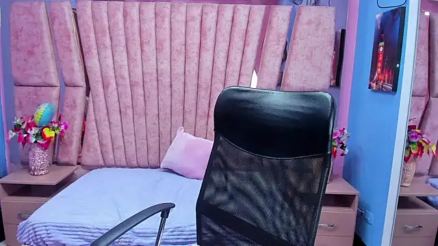 Snapshot of sarah_sweett_ chatting on February 25, 2026, 2:39 pm sarah sweett online show from February 25, 2026, 2:39 pm