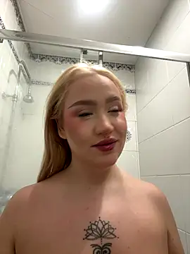 Snapshot of RollDolls chatting on October 20, 2025, 5:09 am RollDolls online show from October 20, 2025, 5:09 am