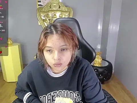 mia foster t online show from October 26, 2025, 12:38 pm