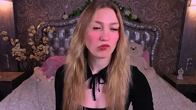 AngelAnabelle online show from April 8, 2026, 8:54 pm