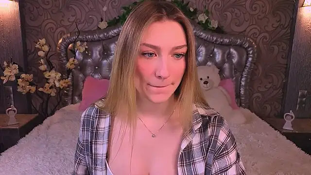 AngelAnabelle online show from March 11, 2026, 8:47 pm