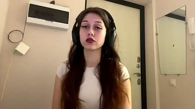 Snapshot of Nayra_flash chatting on October 8, 2025, 6:59 am Nayra flash online show from October 8, 2025, 6:59 am