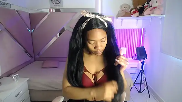 Snapshot of Charlotte_ebony_ chatting on October 16, 2025, 12:57 pm Charlotte ebony online show from October 16, 2025, 12:57 pm