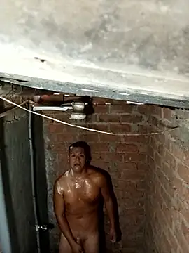 Alex321Flores online show from April 10, 2026, 8:05 pm