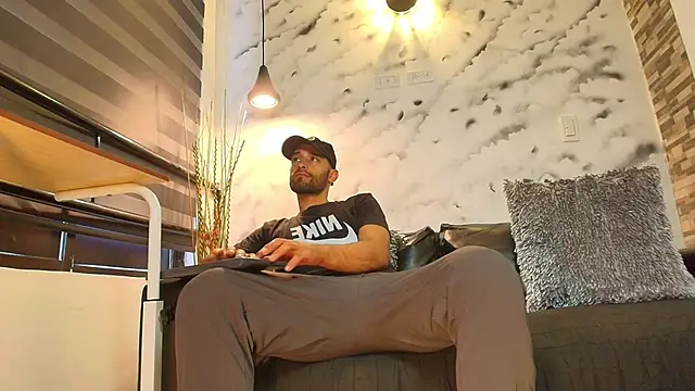 Snapshot of Max_Miller_S chatting on November 8, 2025, 6:44 pm Max Miller S online show from November 8, 2025, 6:44 pm