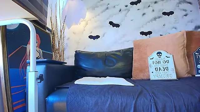 Snapshot of Max_Miller_S chatting on October 23, 2025, 6:28 pm Max Miller S online show from October 23, 2025, 6:28 pm