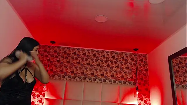 Snapshot of IssisLancaster chatting on November 5, 2025, 11:13 am IssisLancaster online show from November 5, 2025, 11:13 am