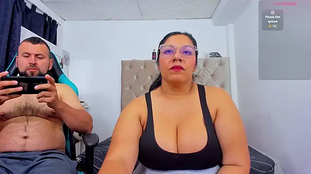 milo mila01 online show from November 19, 2025, 1:27 am