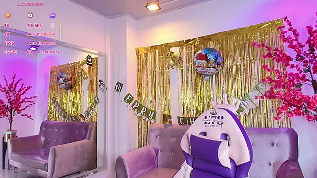 Snapshot of Summer_miller chatting on December 22, 2025, 11:43 am Summer miller online show from December 22, 2025, 11:43 am