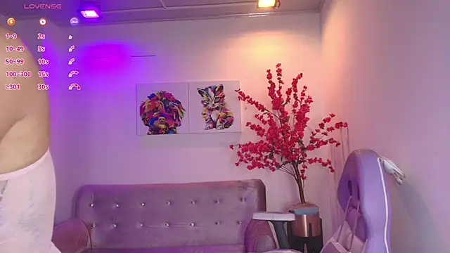 Snapshot of Summer_miller chatting on April 21, 2026, 11:17 am Summer miller online show from April 21, 2026, 11:17 am